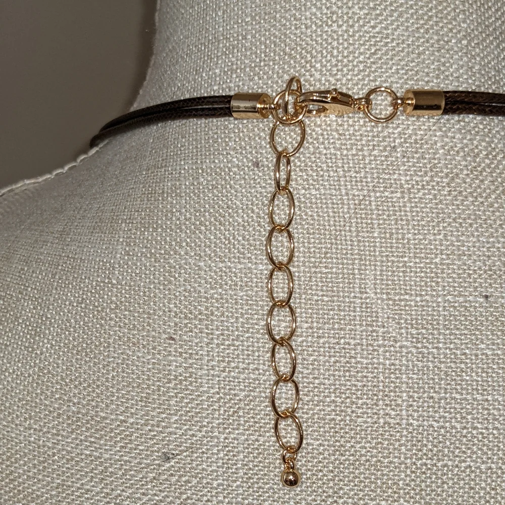 Tortoise shell Chain Link Necklace - Picture 5 of 5